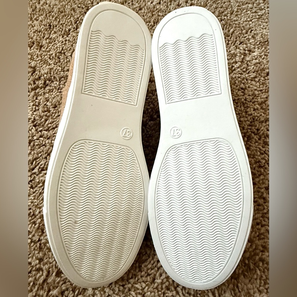 Lightweight Slip-On Ankle Boots | Neutral Tan | Women’s Size 7 - Picture 7 of 7
